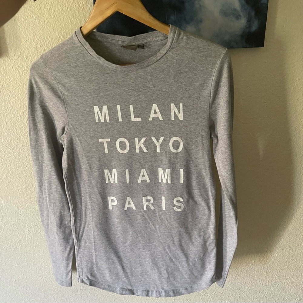 ASOS Longline Muscle Long Sleeve T-Shirt With City Print
And Curved Hem